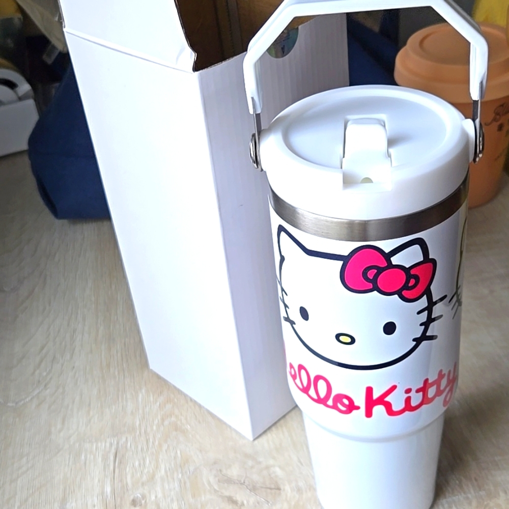 🎀NEW🎀 Hello Kitty Water Bottle